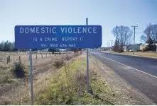 “Domestic violence is a crime， report it?！盋redit： Marc Anderson/Alamy Stock Photo