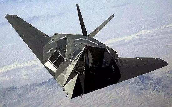 F-117A“夜鷹”戰(zhàn)機(jī)