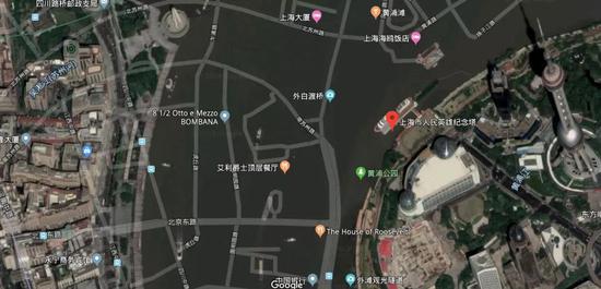 這些路…出現(xiàn)在了黃浦江里。emmm，人民英雄紀(jì)念碑附近出現(xiàn)時空扭曲了？