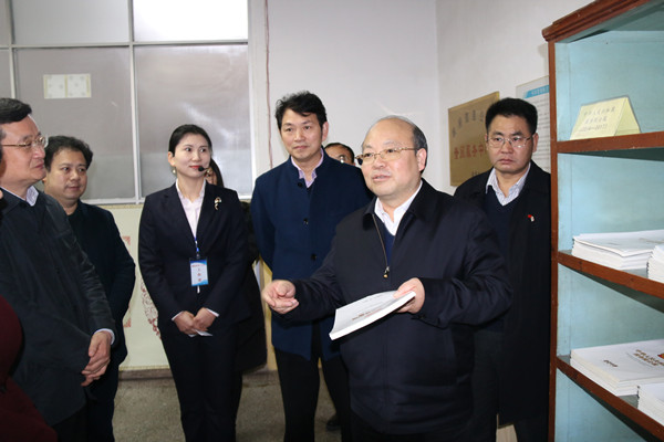 國(guó)務(wù)院辦公廳政府信息與政務(wù)公開(kāi)辦主任向東一行湘潭調(diào)研