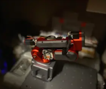 華為天才少年稚暉君更新！自制同步現(xiàn)實(shí)機(jī)械臂、可遠(yuǎn)程做縫合手術(shù)