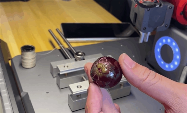 華為天才少年稚暉君更新！自制同步現(xiàn)實(shí)機(jī)械臂、可遠(yuǎn)程做縫合手術(shù)